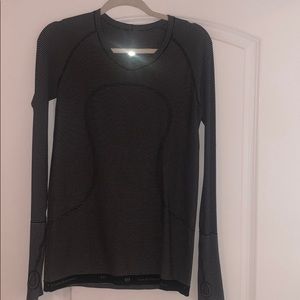 Black and white stripped long sleeve Lulu shirt